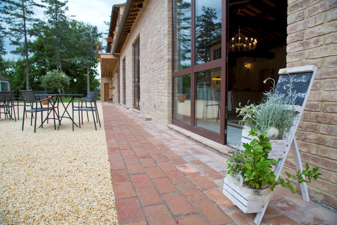 Aparthotel Casale San Galgano Chiusdino Exterior foto